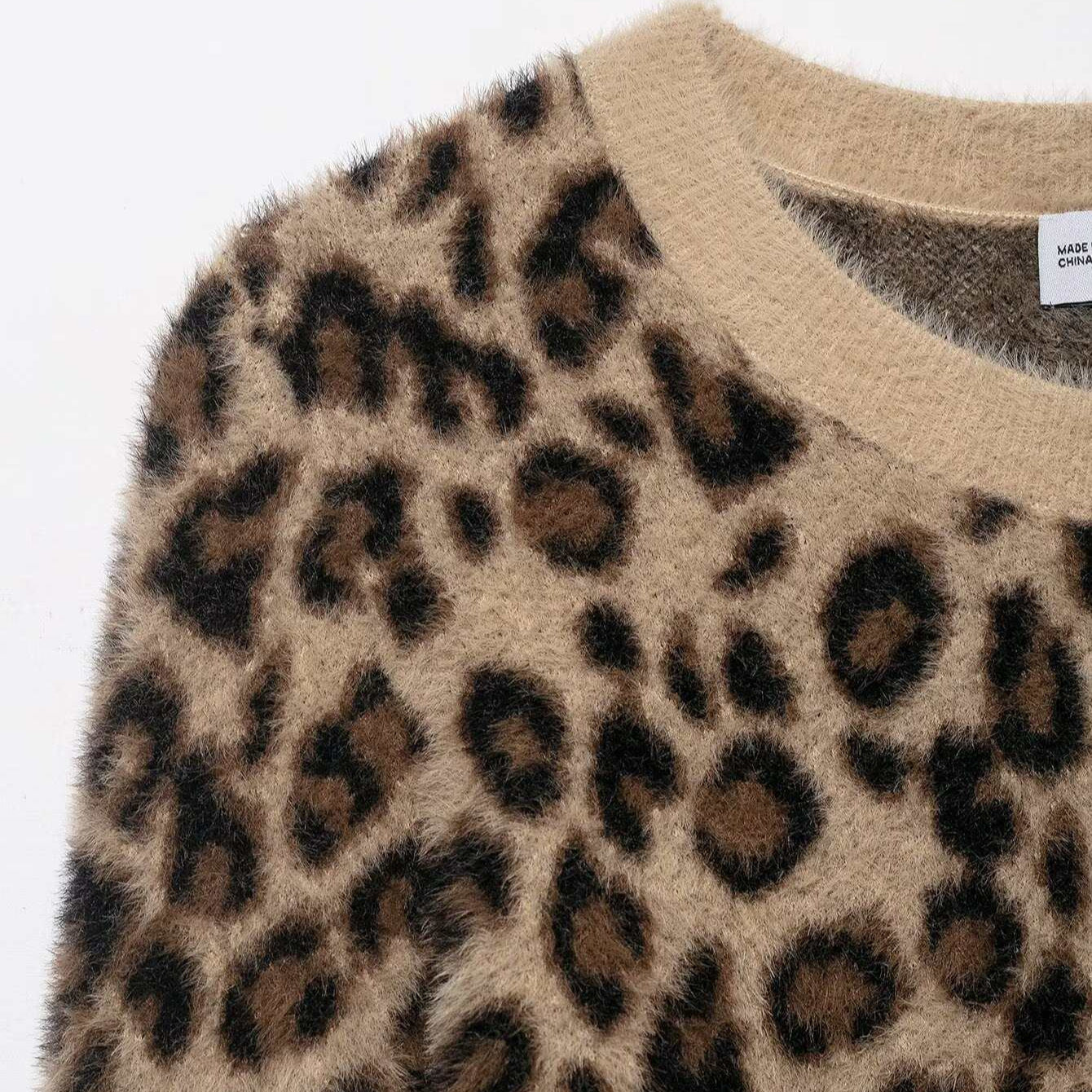 Retro Leopard-Print Crew-Neck Cropped Knitted Sweater - [[{"value":"{{ Babyvera Babyvera  }}"}]]