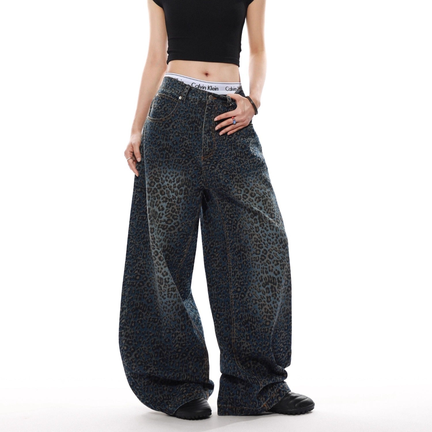Women's Black Gradient Leopard-Print Denim Jeans - [[{"value":"{{ Babyvera Babyvera  }}"}]]