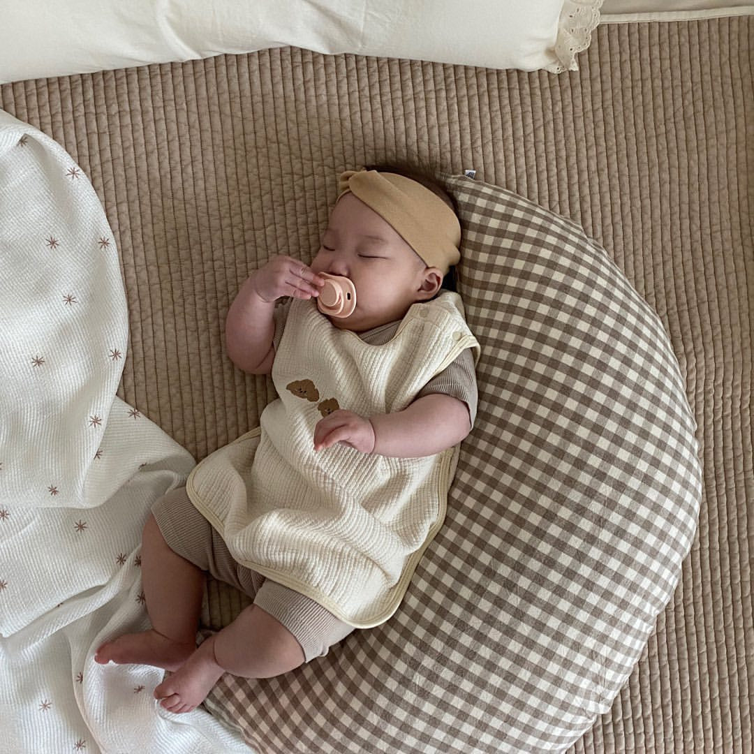 Baby Pillow Newborn Nursing Pillows Plaid Cotton Moon Shape Maternity Breastfeeding Pillow Bedding Cushion Sofa Throw Pillow Baby Room Decoration - [[{"value":"{{ Babyvera Babyvera  }}"}]]