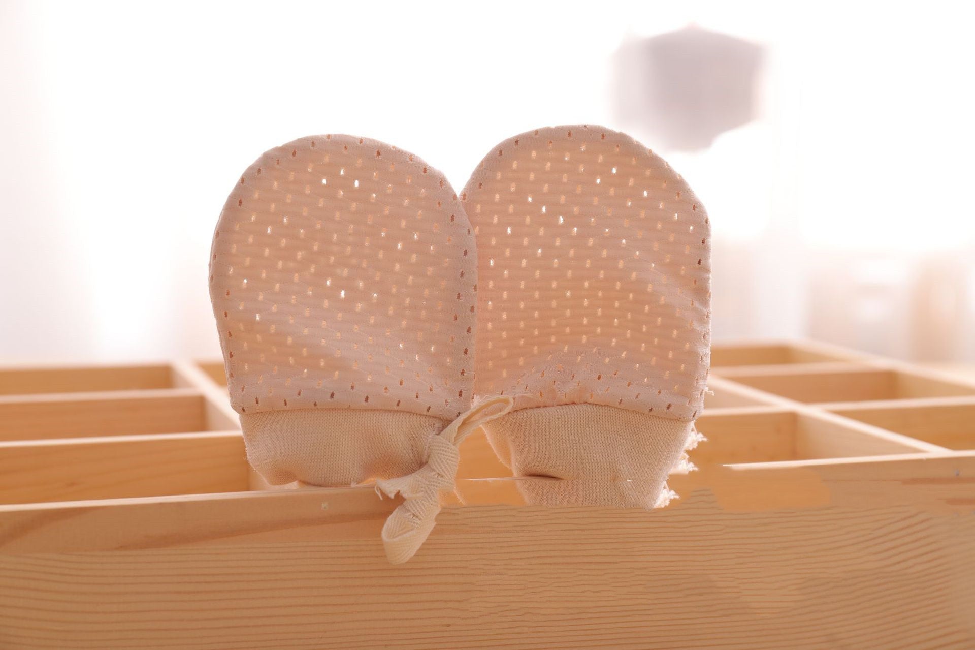 Baby Elastic Gloves 0-6-12 Months Newborn Anti-scratch Face Adjustable Gloves Summer Thin Ice Silk Gloves - [[{"value":"{{ Babyvera Babyvera  }}"}]]