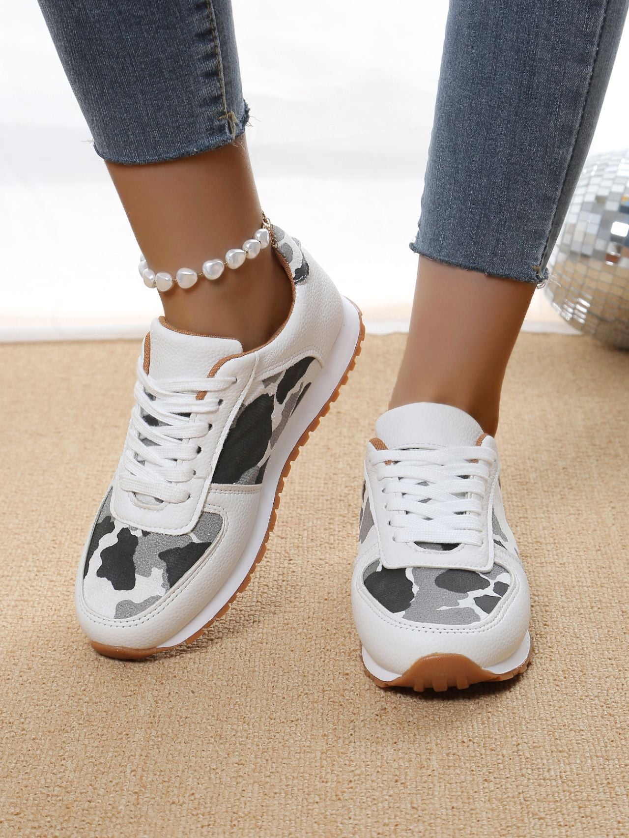 European And American Style Round Toe Thick Soled Color Blocked Low Top Sneakers - Babyvera