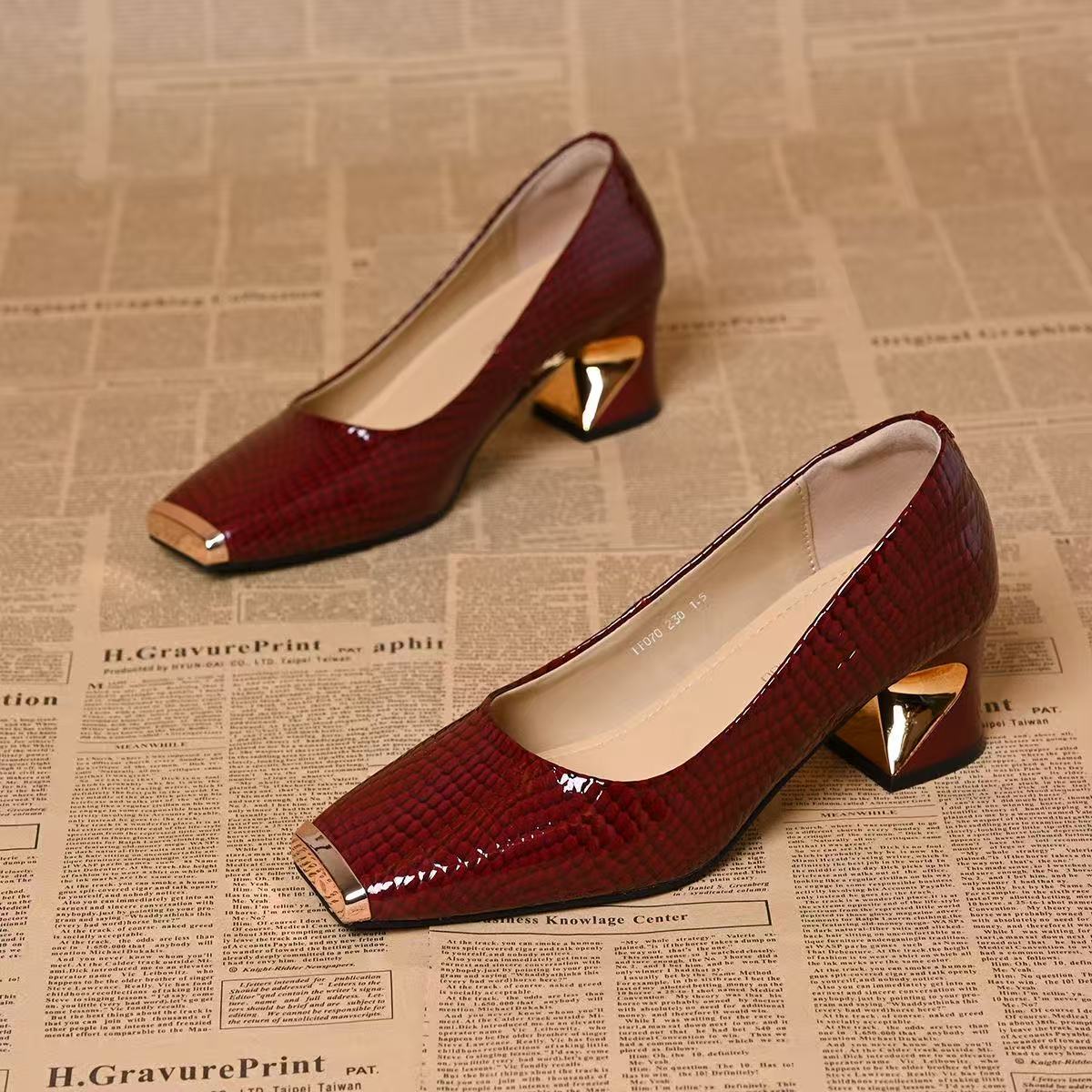 Women's French - style Snake - pattern Chunky - heel Versatile Soft - soled Leather Shoes - Babyvera