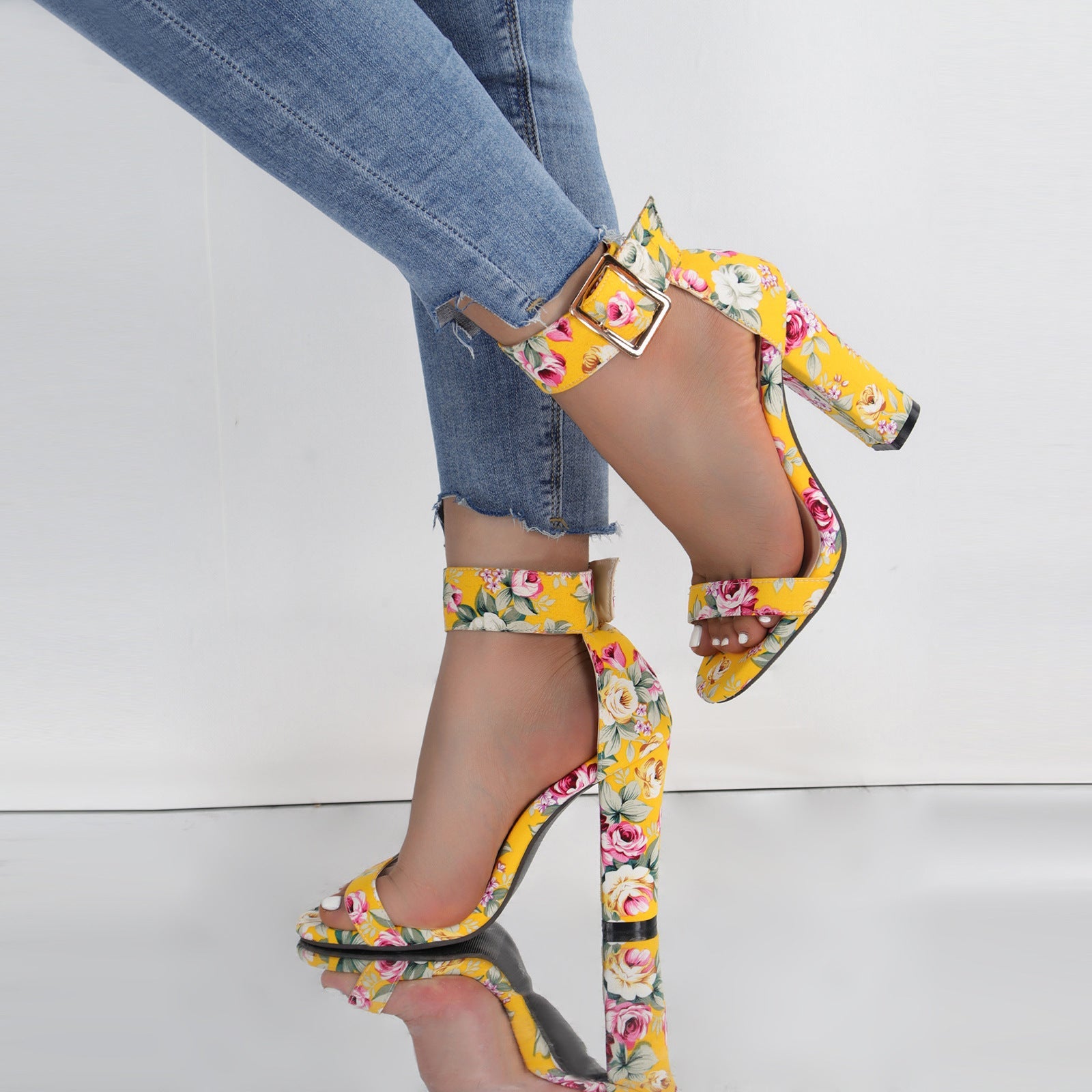 Women's Open Toe Hollow Fashion Pattern Thick High Heel Sandals - Babyvera